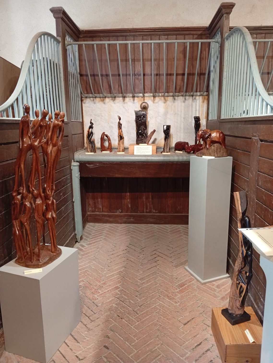 Sculptures bois et bronze du Burkina Faso (Ecuries)