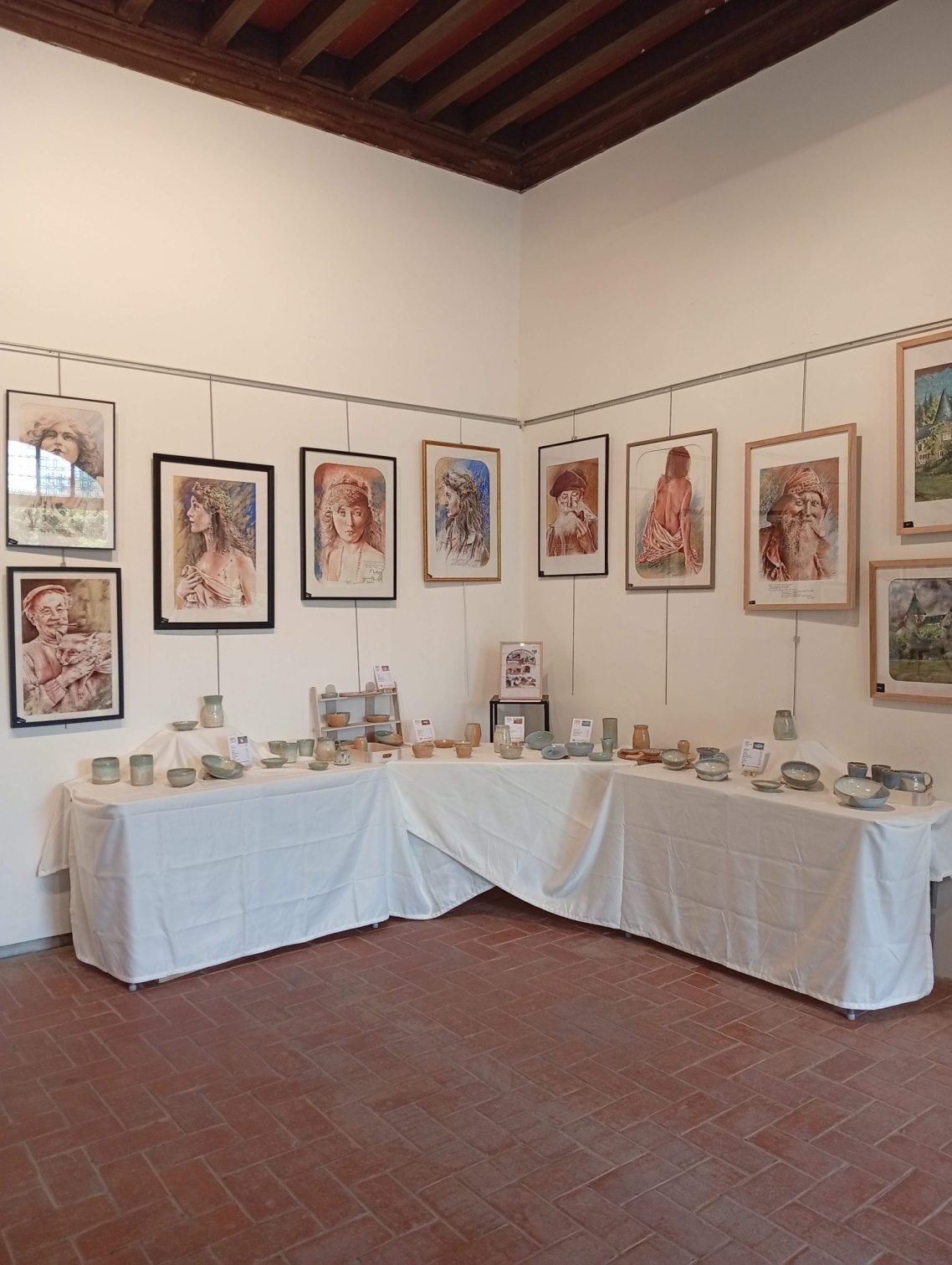 Pastels d'Alain Berthelot et poteries d'Evalys (Calèches)